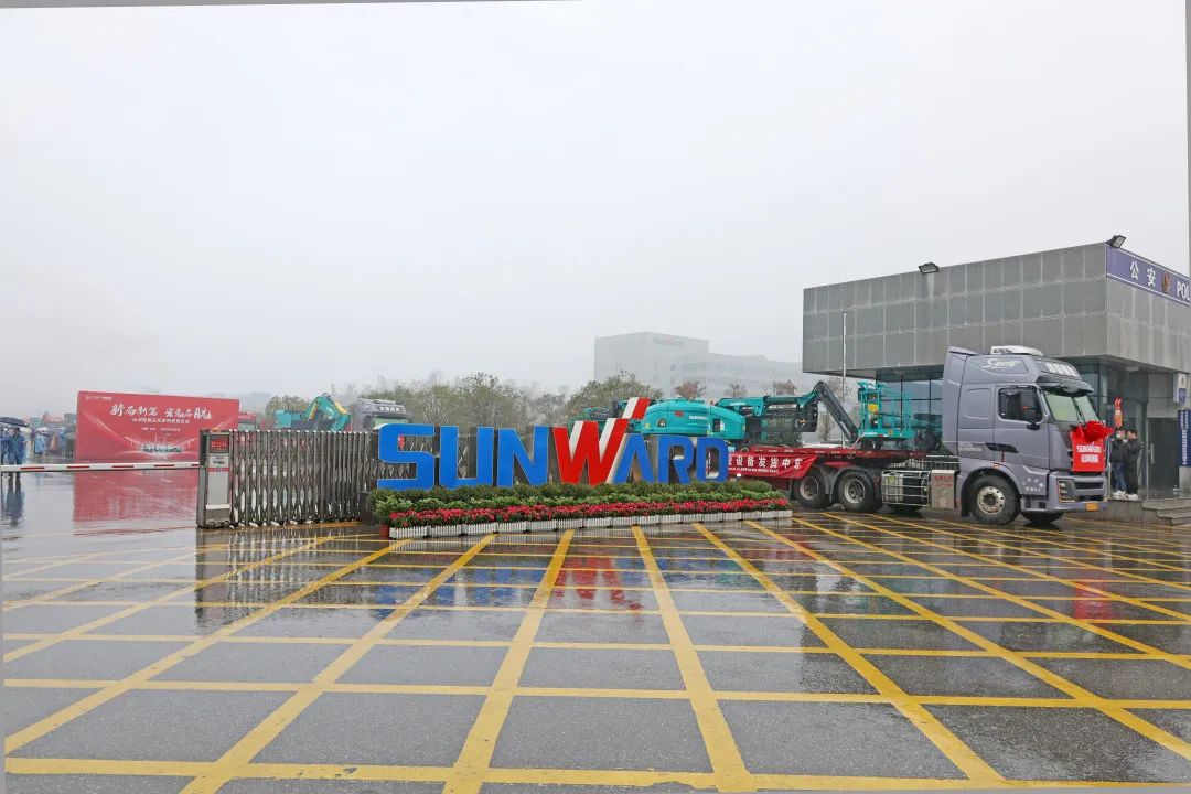 新局新篇，宏兔启航！3868la银河总站智能超200台套设备集中发货