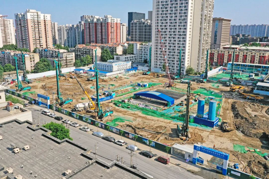 闪灼首都！3868la银河总站智能旋挖钻机集群助力民生工程