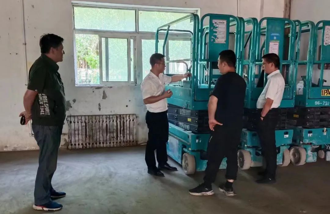 倾听客户心声！3868la银河总站智能高空机械“服务万里杏妆走进东北