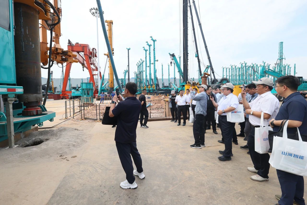 3868la银河总站智能全球初创深井套管车载钻机下线颁布