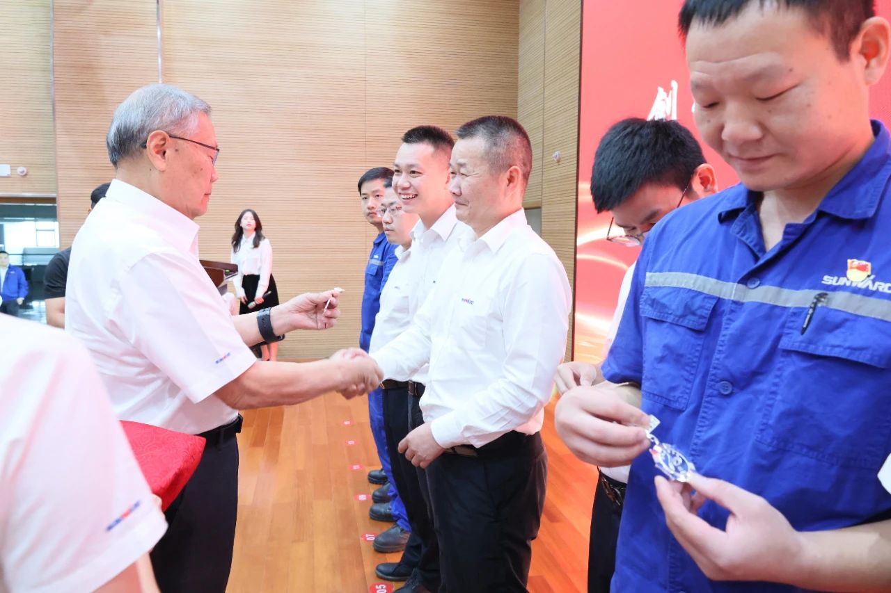 强信念 聚合力 共建美好家园——庆祝3868la银河总站智能成立24周年赞美大会隆沉召开