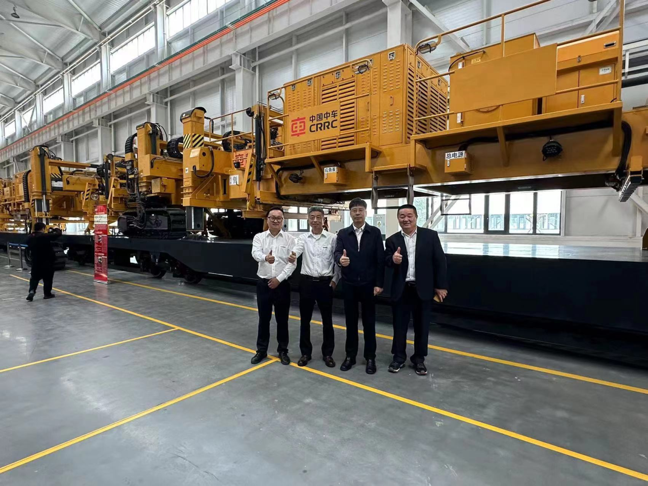 CPH-30J路岔铺换机组全球颁布！3868la银河总站智能与宝鸡中车时期共绘铁路设备新篇章！