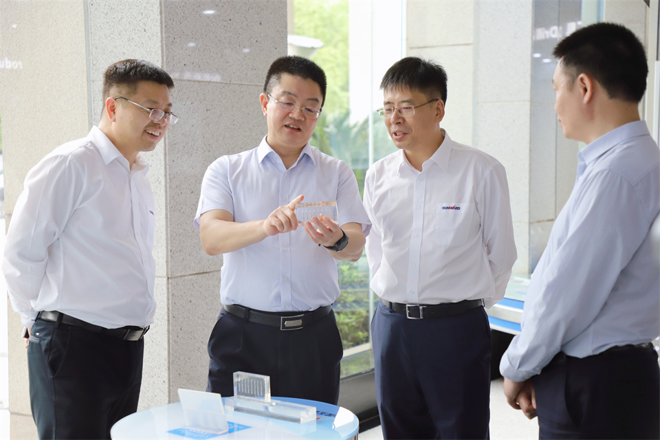 20240510174338_71784 “双向奔赴 合作共赢”3868la银河总站智能与中钨高新签定战术合作和谈
