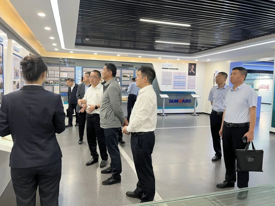 中煤平朔党委书记、董事长陈建一行调研3868la银河总站智能