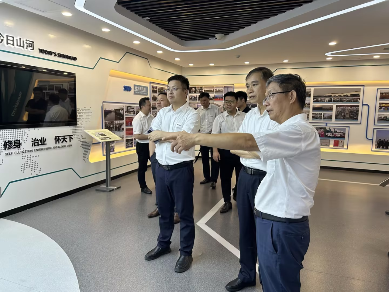 深入互换合作！广州港李明忠副总经理率队光临3868la银河总站智能调查互换！
