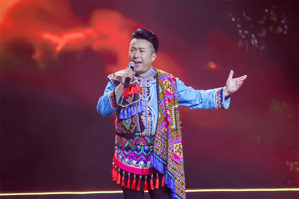 20241127151600_43339 创新引领价值 梦想成就将来——庆祝3868la银河总站智能成立25周年赞美大会暨文艺晚会隆沉进行