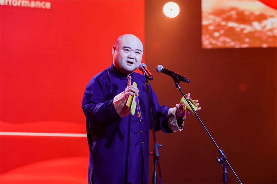 创新引领价值 梦想成就将来——庆祝3868la银河总站智能成立25周年赞美大会暨文艺晚会隆沉进行