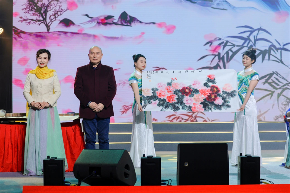 20241127152024_83889 创新引领价值 梦想成就将来——庆祝3868la银河总站智能成立25周年赞美大会暨文艺晚会隆沉进行
