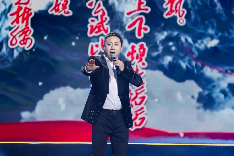 20241127152045_55437 创新引领价值 梦想成就将来——庆祝3868la银河总站智能成立25周年赞美大会暨文艺晚会隆沉进行