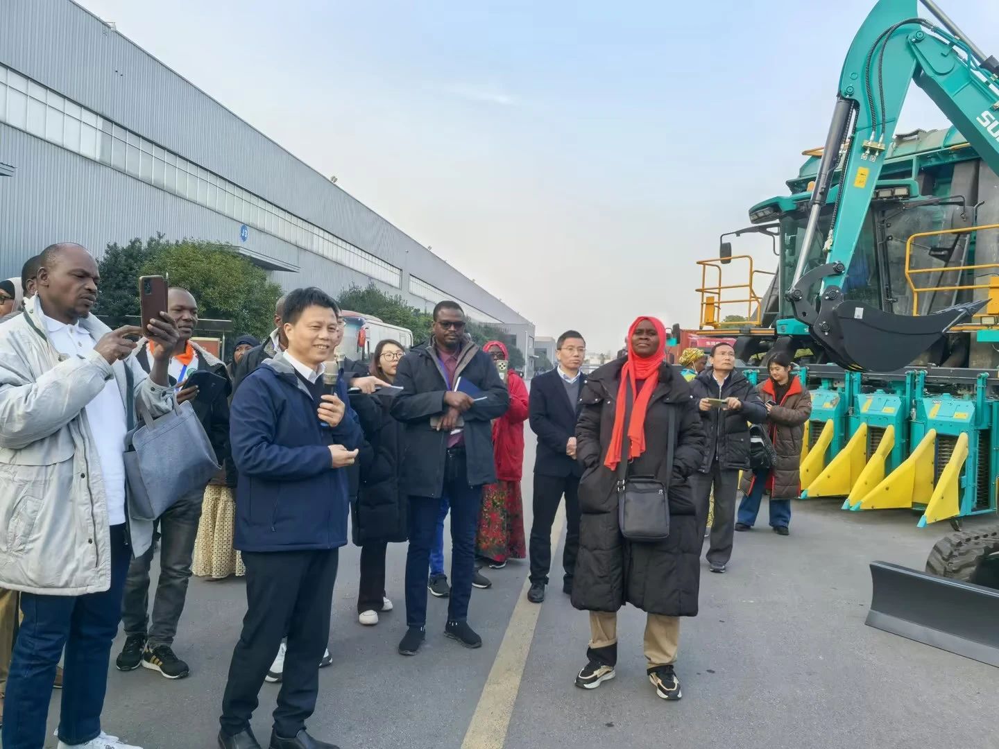 尼日尔农业治理和技术研建班调研3868la银河总站智能
