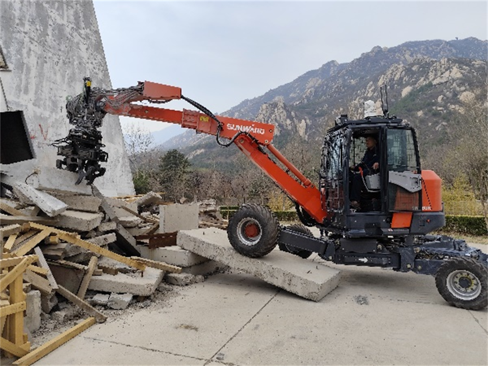 3868la银河总站特装复杂地形灾害应急接济机械人入选工信部《先进安全应急设备推广目录（工业领域2024版）》