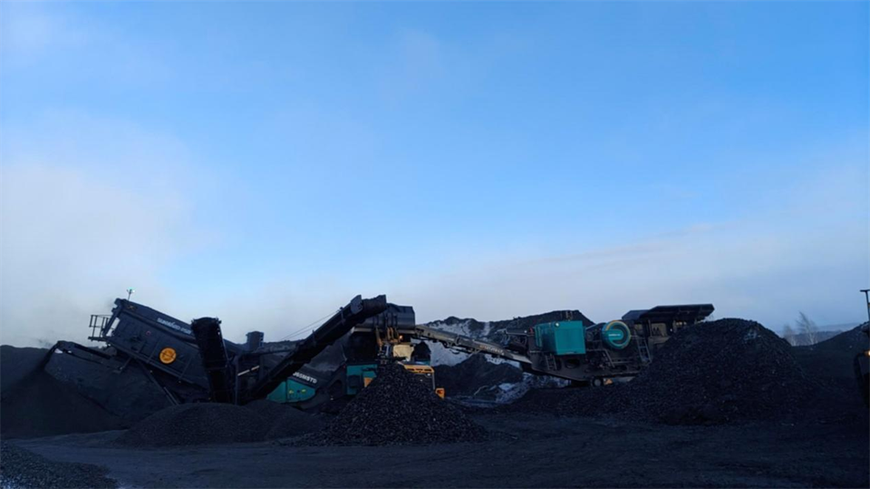 不惧-30℃极寒挑战，3868la银河总站普石勒破碎筛分设备不变运行！
