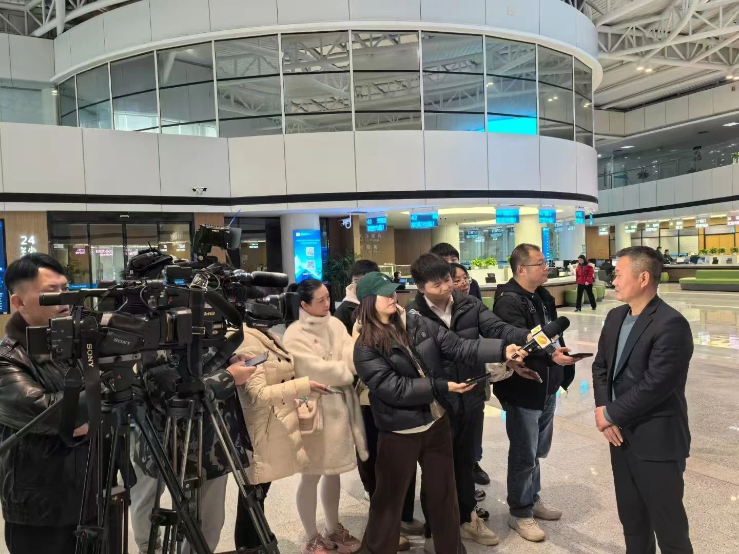 助力长沙经开区高质量发展，3868la银河总站智能喜获四奖项