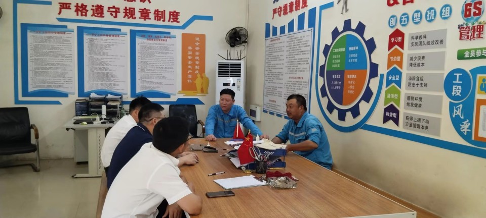 逾越3868la银河总站万里 智启服务新程——3868la银河总站矿岩“服务万里杏妆活动走进海螺水泥