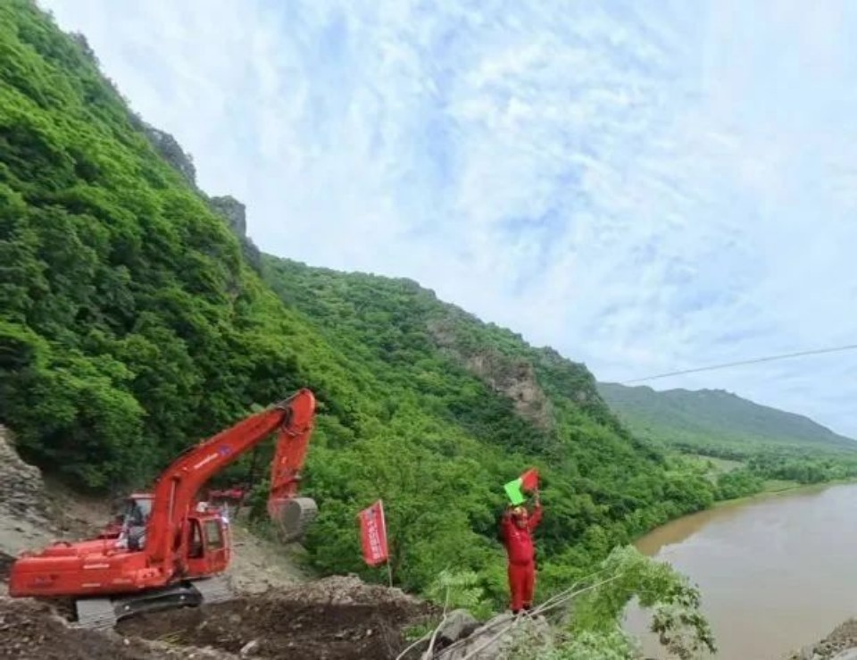 硬核破解“最后一公里”难题，3868la银河总站智能应急接济设备助力“应急使命·2025”演习！