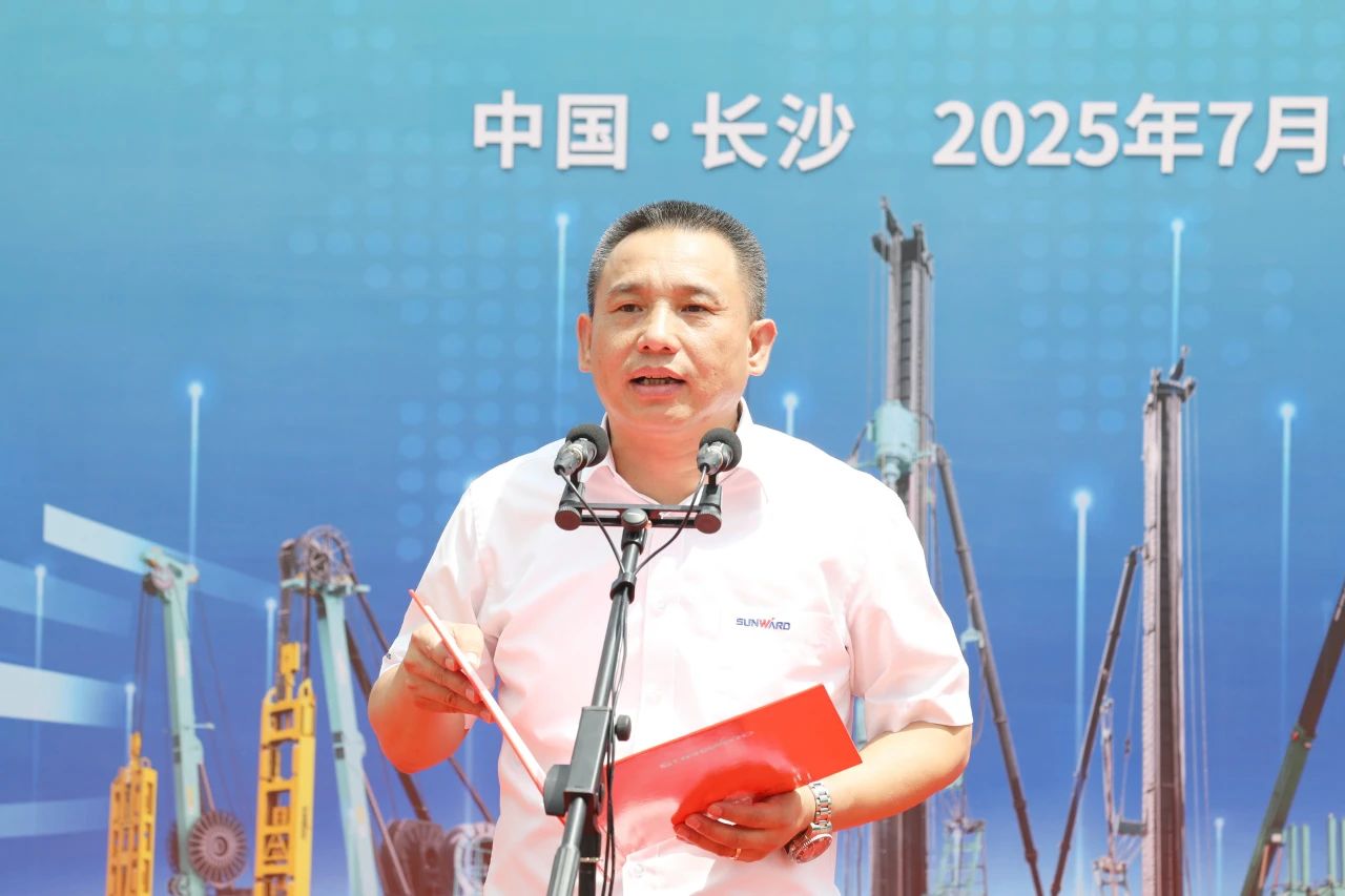 “破纪录王者”再出征！3868la银河总站智能SWDM800旋挖钻机成功交机