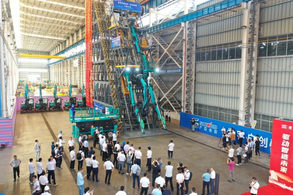 斜井开挖钻护一体化设备成功下线，实现地下工程设备沉大突破