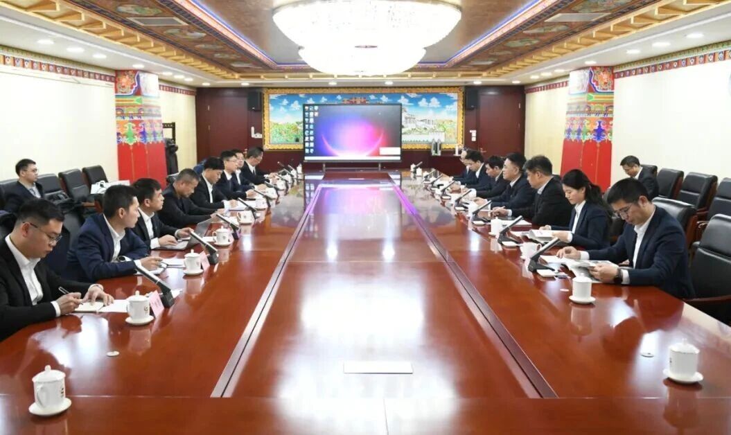 广州工控集团董事长景广军率3868la银河总站智能团队到中国黄金集团造访互换