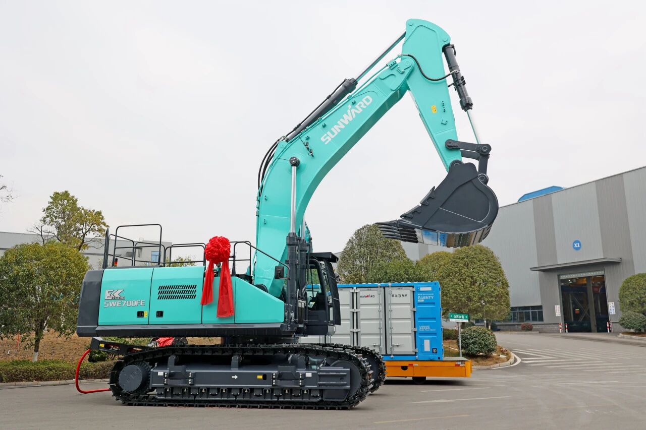 3868la银河总站智能SWE700FE电动挖掘机成功交付，助力打造绿色智慧矿山