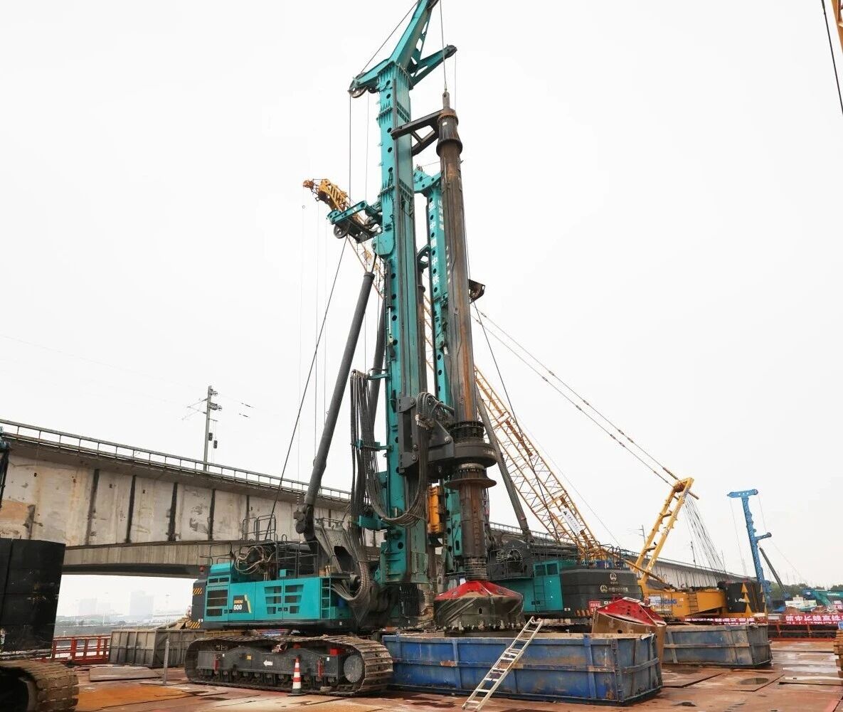 啃下“硬骨头”!3868la银河总站智能旋挖钻机助力长沙湘江铁路特大桥主墩桩基工程美满收官