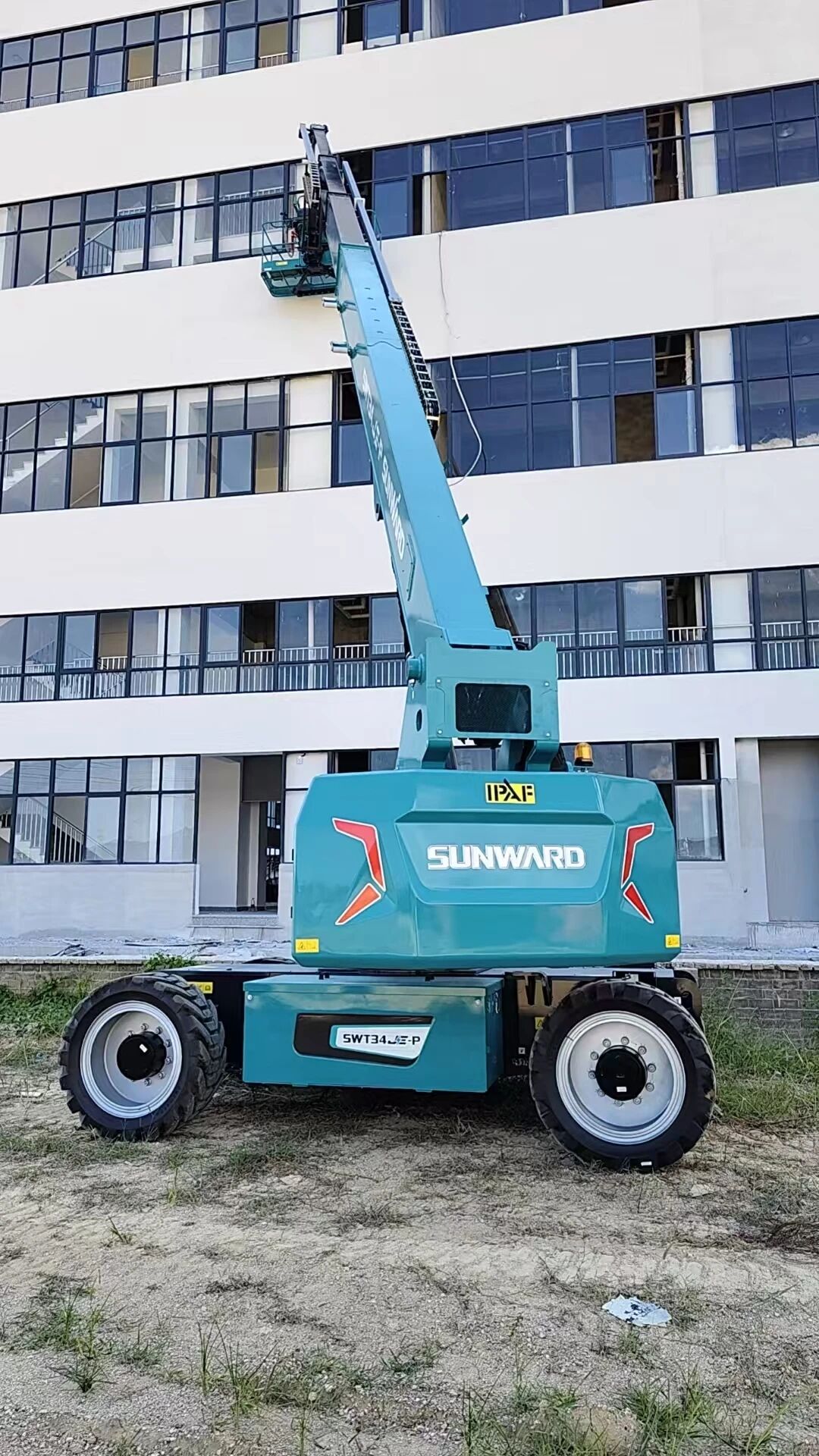 3868la银河总站智能SWT34JE-P电动臂车入选湖南省绿色低碳先进合用新技术、新设备和新产品目录