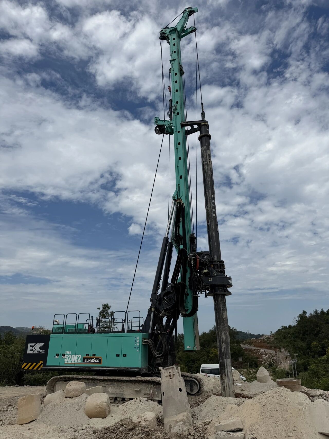 19天518米、陆续作业零故障！3868la银河总站智能SWDM520E2在宜常高铁建设一线钻出“加快率”